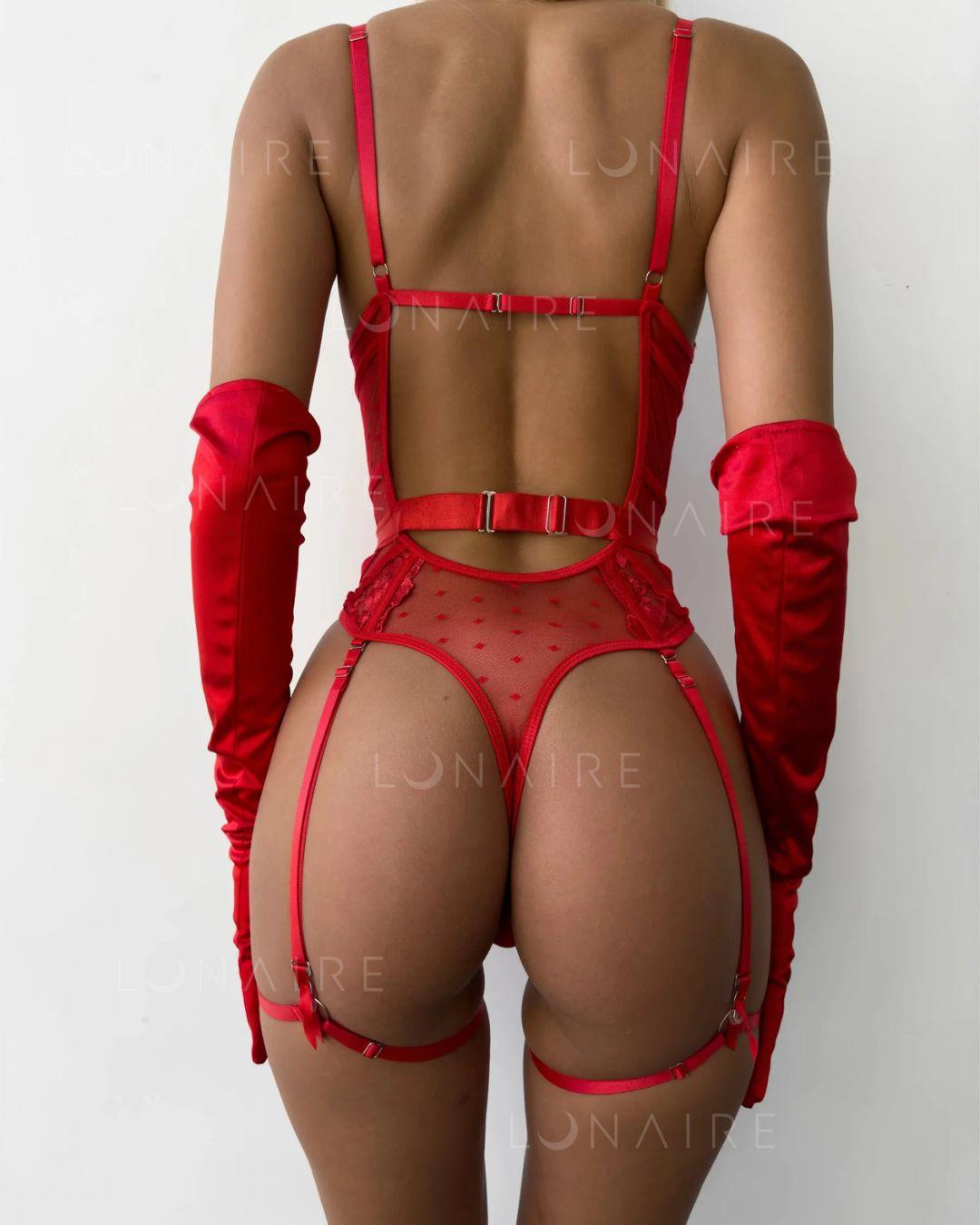 BODY CLEO